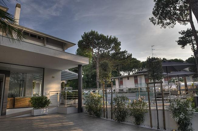 Suite Erica Lignano Hotel Lignano Sabbiadoro Exterior foto