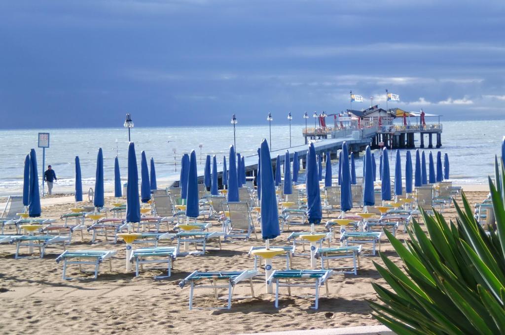 Suite Erica Lignano Hotel Lignano Sabbiadoro Exterior foto