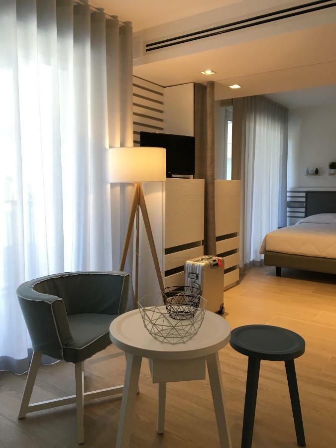 Suite Erica Lignano Hotel Lignano Sabbiadoro Exterior foto